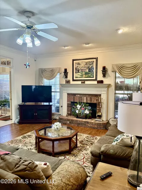 Living - 122 Pavilion Dr, Brandon, MS 39042 photo 1 of 1