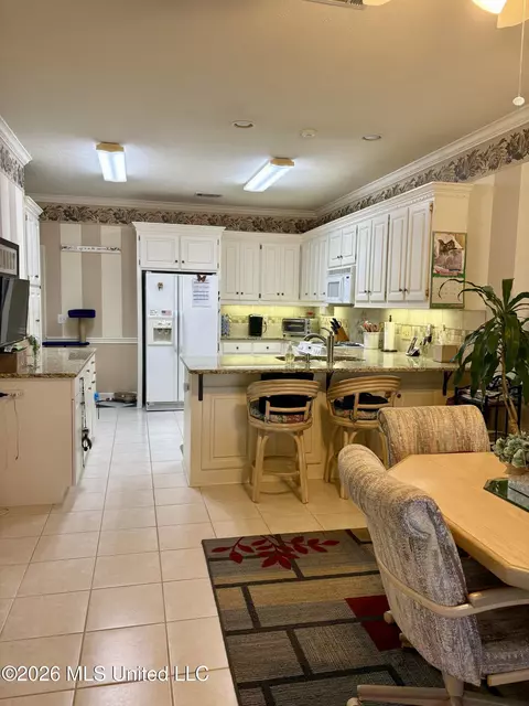 Kitchen - 122 Pavilion Dr, Brandon, MS 39042 photo 3 of 3