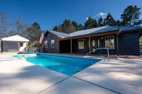 110 Olie Walker Rd, Perkinston, MS 39573