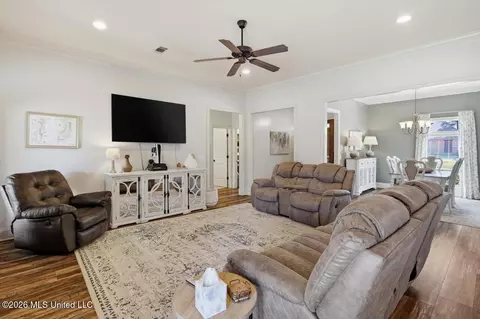 Living - 103 Crabapple Grv, Madison, MS 39110 photo 1 of 1