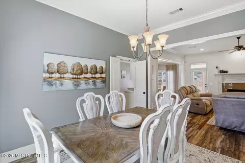 Dining - 103 Crabapple Grv, Madison, MS 39110 photo 2 of 4