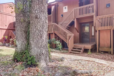 114 Lakeside Villa #B, Diamondhead, MS 39525