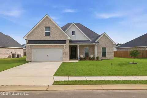6710 Maurepas Cir, Ocean Springs, MS 39564