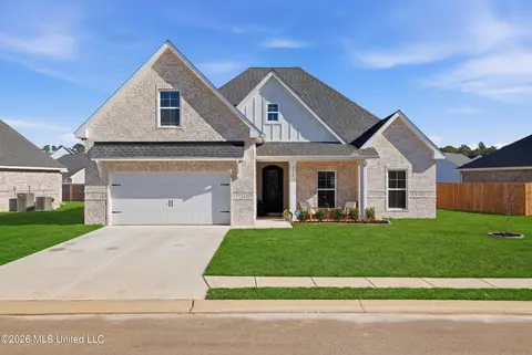 6710 Maurepas Cir, Ocean Springs, MS 39564