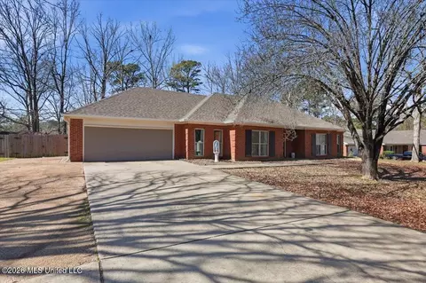 209 Pembroke Dr, Brandon, MS 39047