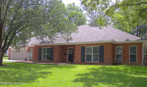 209 Pembroke Dr, Brandon, MS 39047