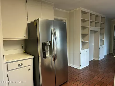 Kitchen - 1424 E Northside Dr, Jackson, MS 39211 photo 5 of 5