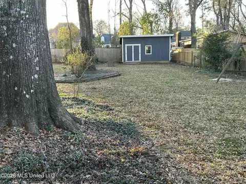 Exterior - 1424 E Northside Dr, Jackson, MS 39211 photo 4 of 11