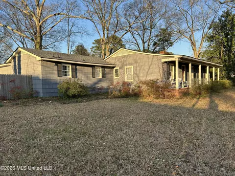 Exterior - 1424 E Northside Dr, Jackson, MS 39211 photo 10 of 11