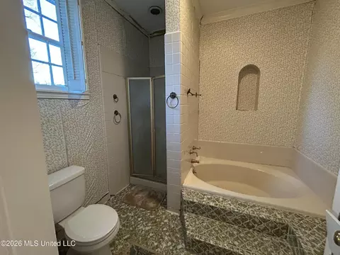 Bath - 1424 E Northside Dr, Jackson, MS 39211 photo 1 of 6