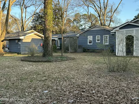 Exterior - 1424 E Northside Dr, Jackson, MS 39211 photo 3 of 11
