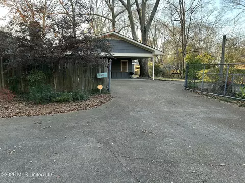 Exterior - 1424 E Northside Dr, Jackson, MS 39211 photo 6 of 11