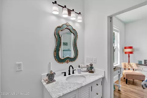 Bath - 218 West Ave, Long Beach, MS 39560 photo 3 of 9
