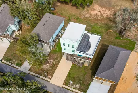 View/Area - 218 West Ave, Long Beach, MS 39560 photo 1 of 5