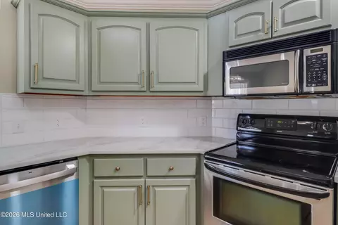 Kitchen - 8516 Kono Pl, Diamondhead, MS 39525 photo 2 of 4
