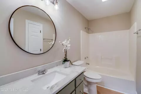 Bath - 8516 Kono Pl, Diamondhead, MS 39525 photo 3 of 5