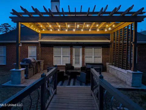Exterior - 7 Pear Orchard Park, Jackson, MS 39211 photo 6 of 7