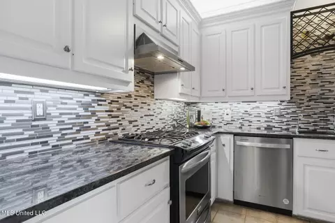 Kitchen - 7 Pear Orchard Park, Jackson, MS 39211 photo 1 of 3