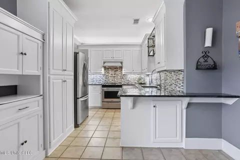 Kitchen - 7 Pear Orchard Park, Jackson, MS 39211 photo 3 of 3