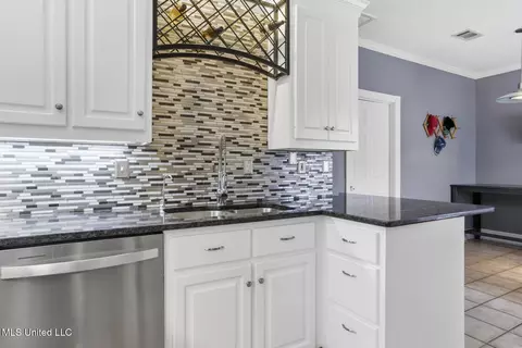Kitchen - 7 Pear Orchard Park, Jackson, MS 39211 photo 2 of 3