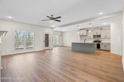 Living - 1368 Crk Hvn Dr, Hernando, MS 38632 photo 1 of 3