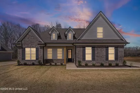 Exterior - 1368 Crk Hvn Dr, Hernando, MS 38632 photo 2 of 5
