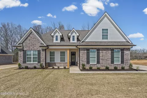 1368 Crk Hvn Dr, Hernando, MS 38632