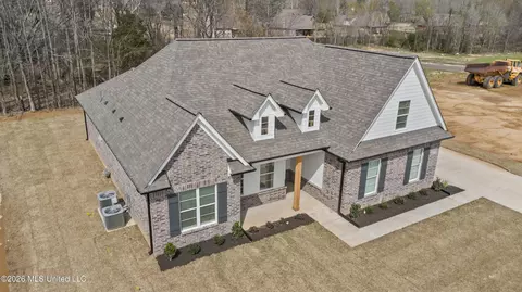 Exterior - 1368 Crk Hvn Dr, Hernando, MS 38632 photo 4 of 5