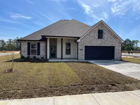 6028 Cardona Dr, Ocean Springs, MS 39564