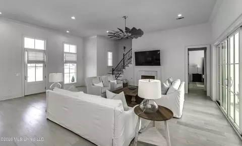 Living - 105 Stone Lake Dr, Madison, MS 39110 photo 3 of 4