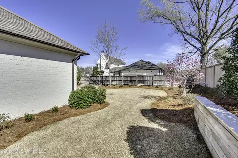 Exterior - 105 Stone Lake Dr, Madison, MS 39110 photo 13 of 16