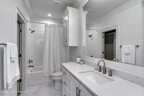 Bath - 105 Stone Lake Dr, Madison, MS 39110 photo 9 of 9