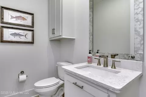 Bath - 105 Stone Lake Dr, Madison, MS 39110 photo 1 of 9