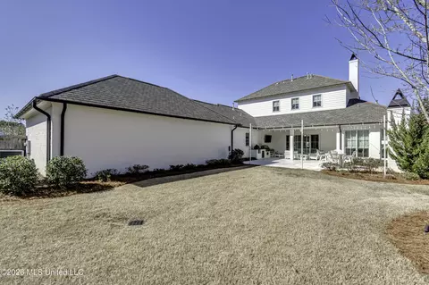 Exterior - 105 Stone Lake Dr, Madison, MS 39110 photo 12 of 16