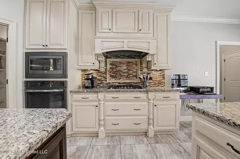 Kitchen - 3154 Sally Parker Rd, Lucedale, MS 39452 photo 4 of 4