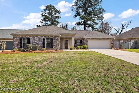 105 Pleasant Harbor Ave, Brandon, MS 39047