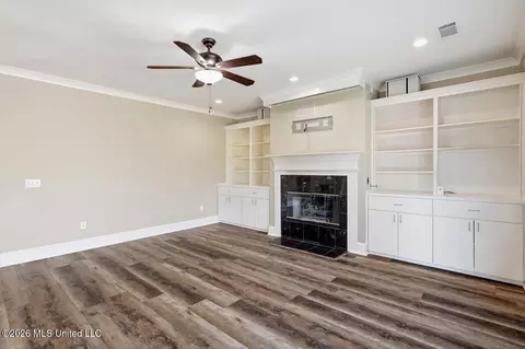 Living - 104 Beaver Bnd, Canton, MS 39046 photo 4 of 5
