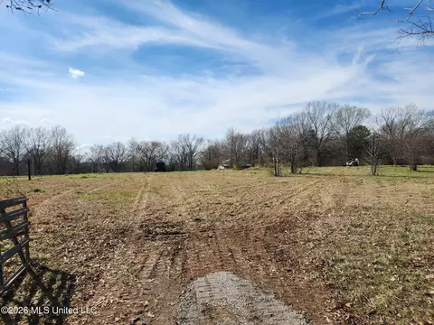5905 Allen Rd, Hernando, MS 38632 photo 2