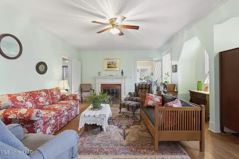 Living - 1475 Saint Ann St, Jackson, MS 39202 photo 2 of 4