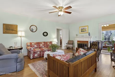 Living - 1475 Saint Ann St, Jackson, MS 39202 photo 1 of 4