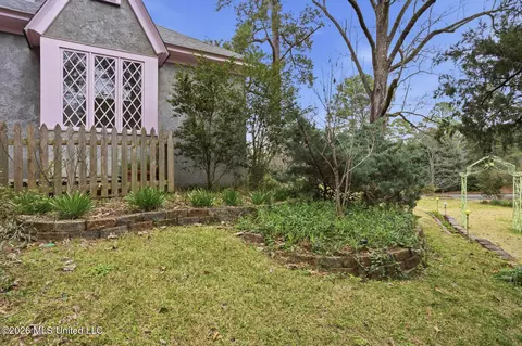 Exterior - 1475 Saint Ann St, Jackson, MS 39202 photo 12 of 15
