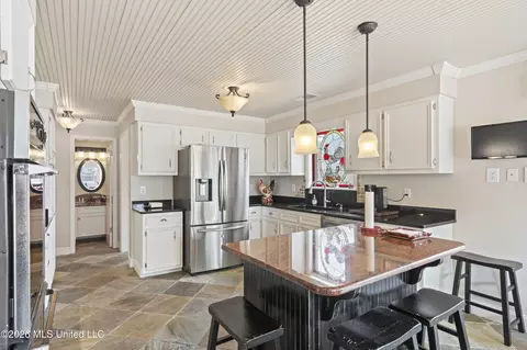 Kitchen - 8140 Oakleaf Cir, Olive Branch, MS 38654 photo 1 of 3