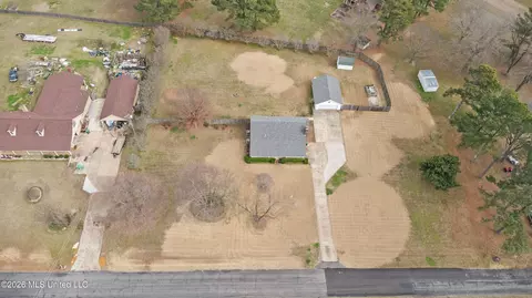 View/Area - 8140 Oakleaf Cir, Olive Branch, MS 38654 photo 2 of 4
