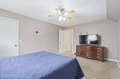 Bedroom - 8140 Oakleaf Cir, Olive Branch, MS 38654 photo 6 of 6