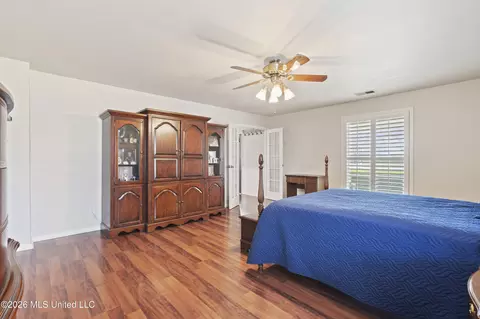 Bedroom - 8140 Oakleaf Cir, Olive Branch, MS 38654 photo 2 of 6