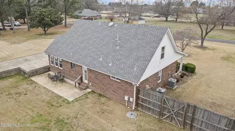 View/Area - 8140 Oakleaf Cir, Olive Branch, MS 38654 photo 4 of 4