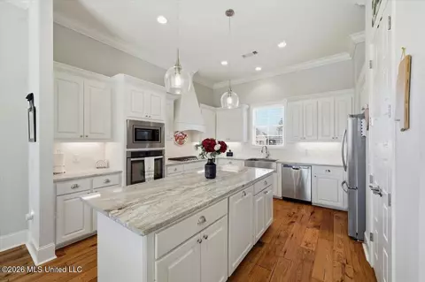 Kitchen - 111 Twain Trl, Clinton, MS 39056 photo 2 of 4