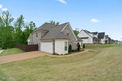 Exterior - 2587 Jaxon Dr, Hernando, MS 38632 photo 2 of 7