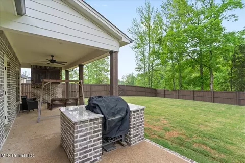 Exterior - 2587 Jaxon Dr, Hernando, MS 38632 photo 4 of 7
