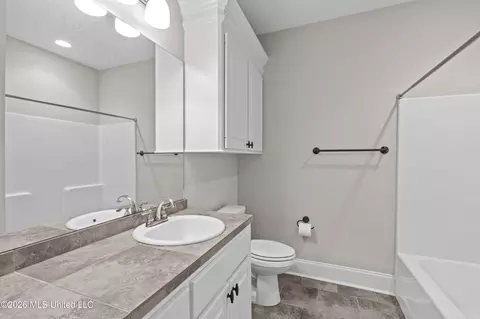 Bath - 121 Harbor View Dr, Madison, MS 39110 photo 2 of 5